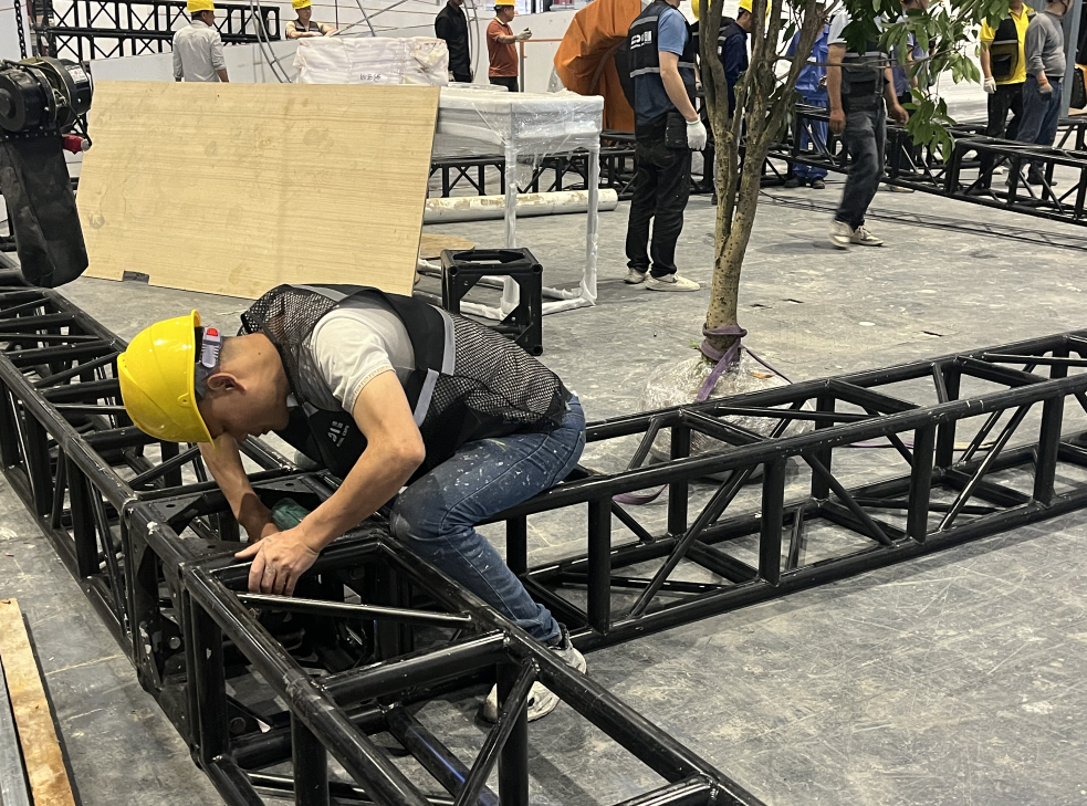 如何預(yù)防展臺坍塌？專業(yè)展覽展會搭建公司為您提供建議